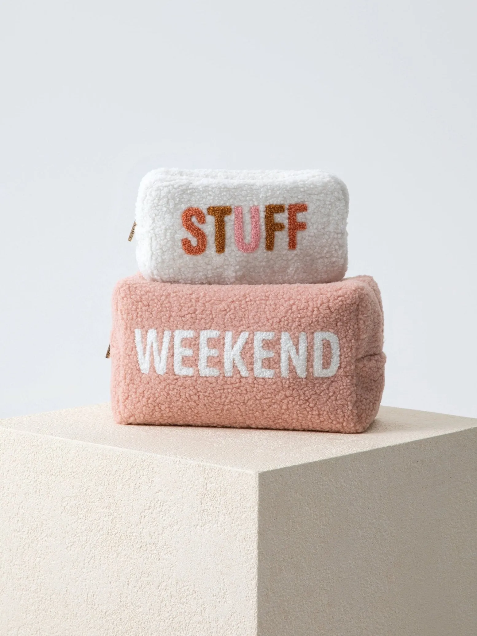 Shiraleah "Weekend" Sherpa Zip Pouch, Blush